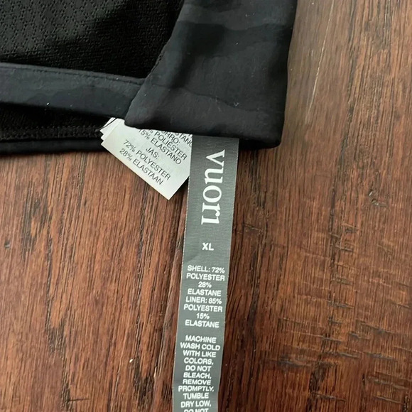 NWT Vuori Yosemite Bra in Black Camo - Picture 4 of 5